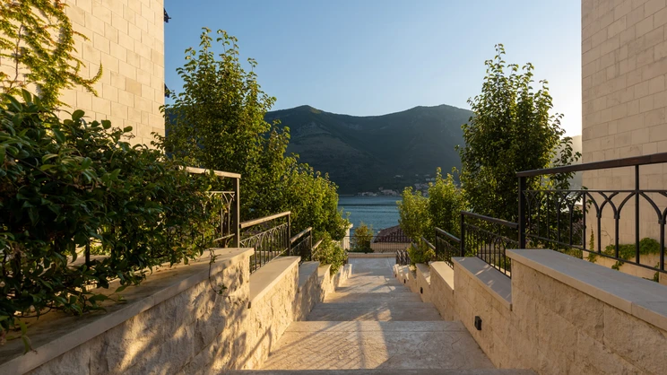 Huma Kotor Bay Hotel & Villas